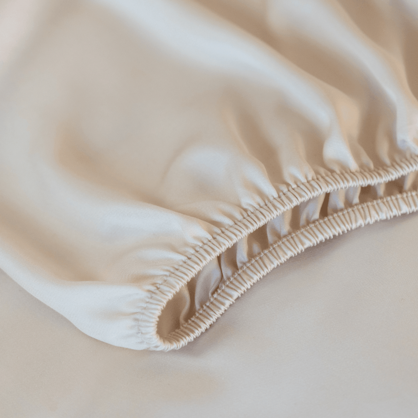 Cremeweiß Spannbettlaken von Hush & Holle